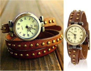 Rivet Decorated Three-Loops Cowhide Bracelet Analog Watch (B